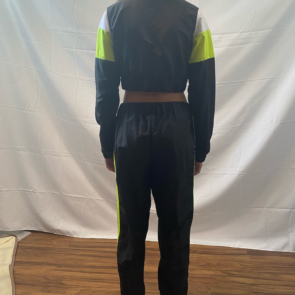 Costume - Picture 2 of 2
